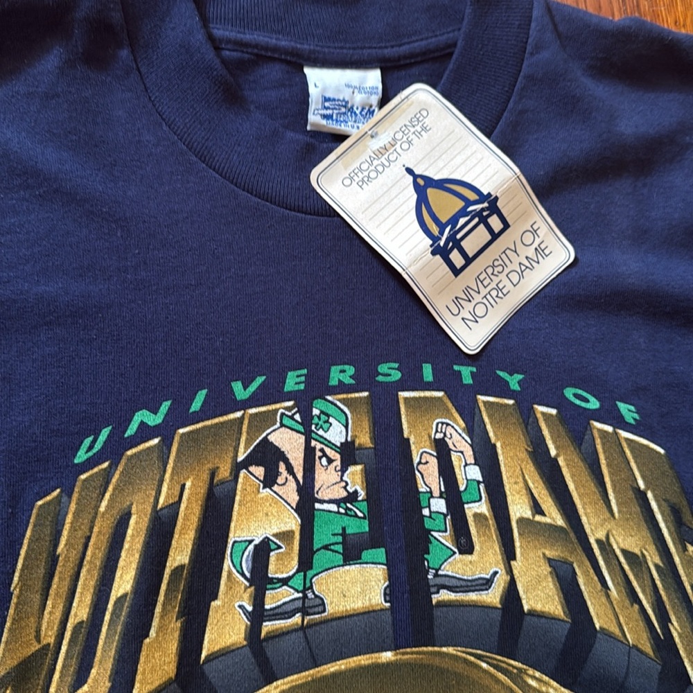 90’s University of Notre Dame Single Stitch Vintage T-Shirt - Picture 3 of 11
